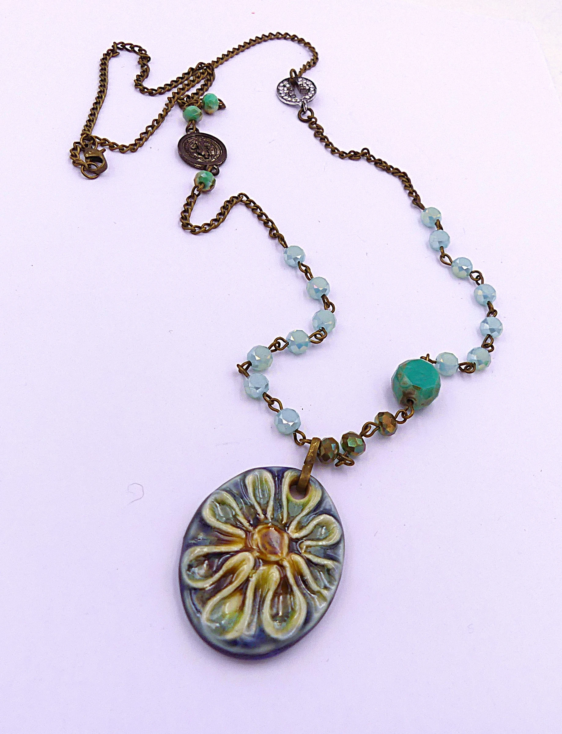 Collier sautoir, chaine métal bronze, verre, céramique, bijou unique, fait main